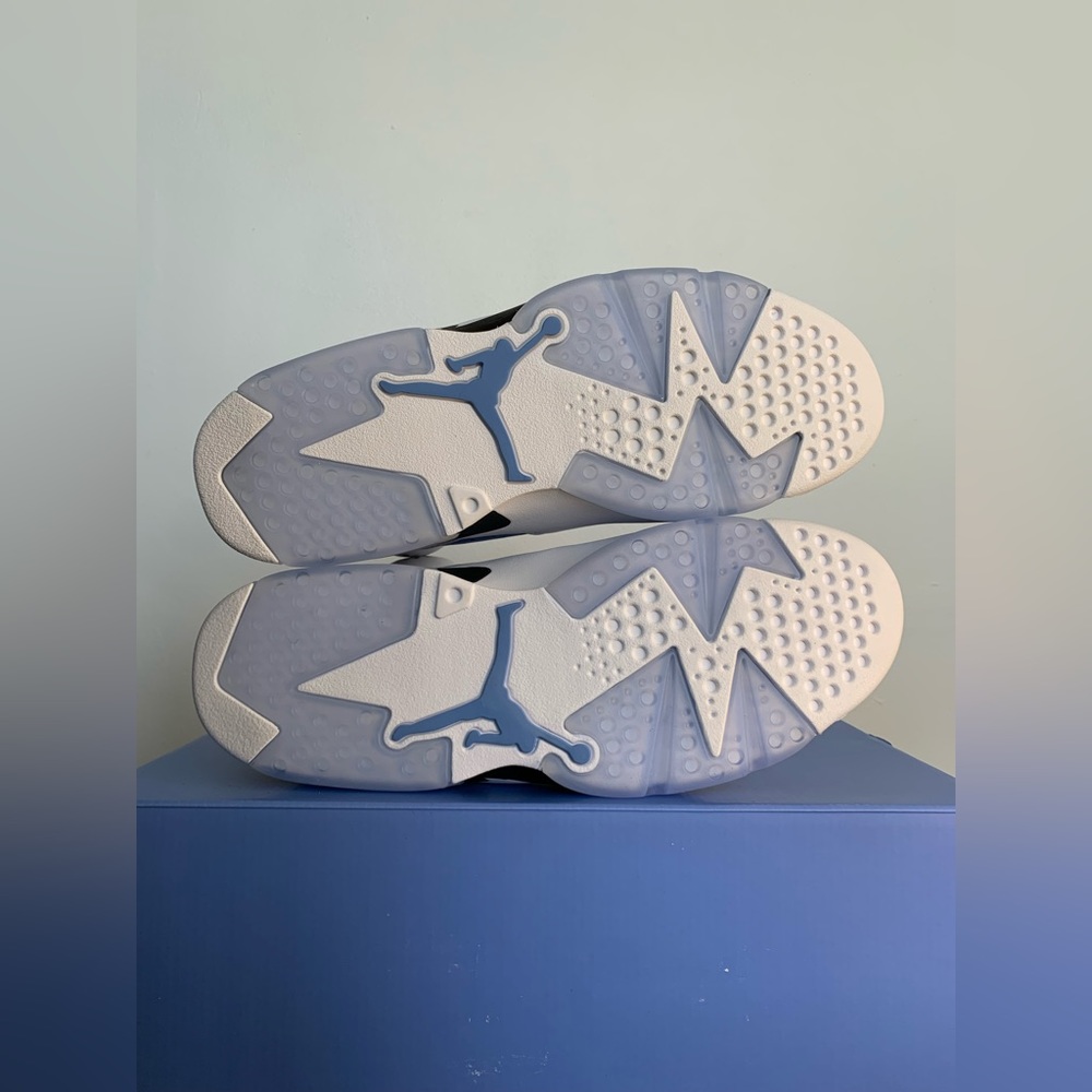 Air Jordan 6 "UNC Retro" - Picture 5 of 8